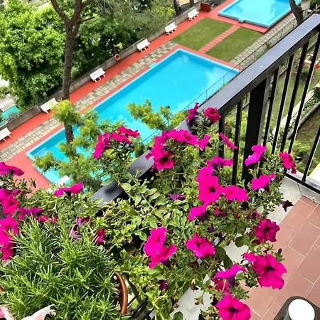 Vip With Swimming Pool דירה